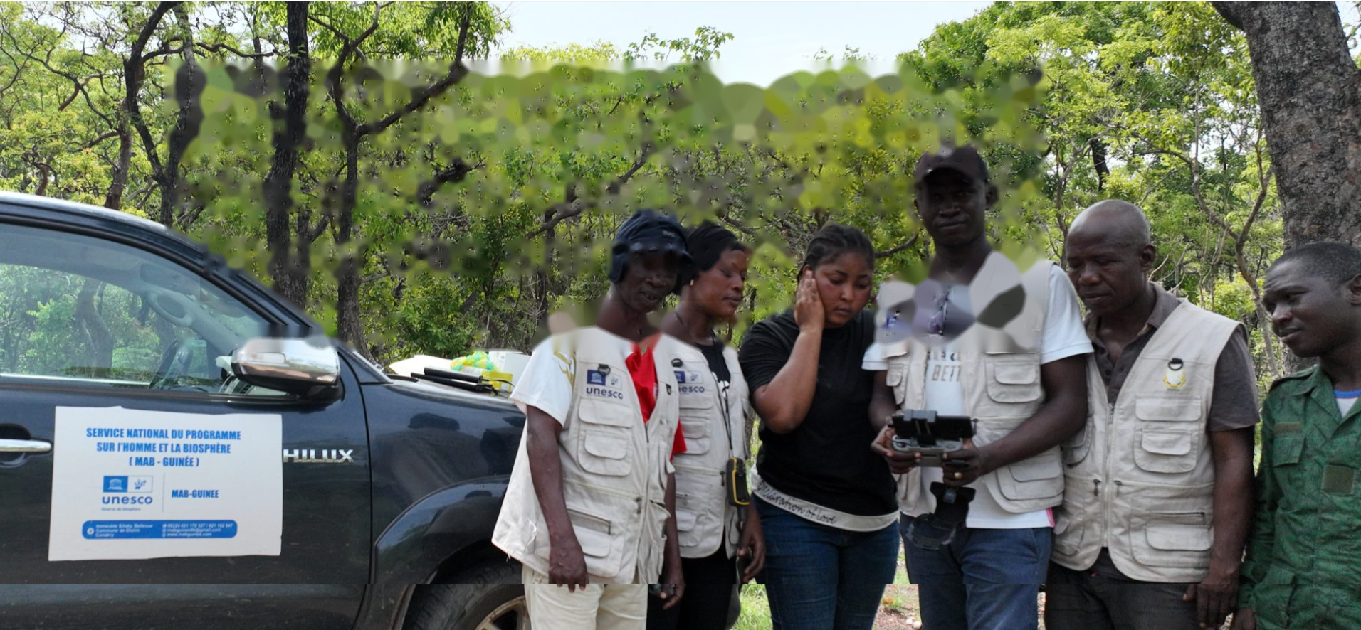 Mission de terrain du Programme MAB Guinée — Toyota Hilux et équipe scientifique